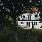 Dietrich - 64 Apartment *